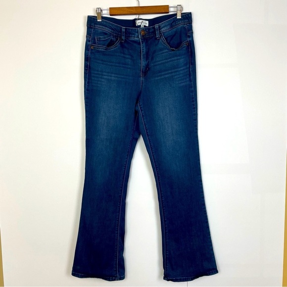 ❌SOLD Gibson Latimer Tummy Control Stretch Bootcut Denim Jeans, Size 12 - Picture 1 of 7